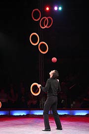 Anthony Gatto ist Meister Jongleur